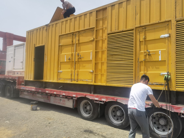 华坪除了负载情况和发动机维护，还有哪些因素会影响 200kw 柴油发电机的油耗？