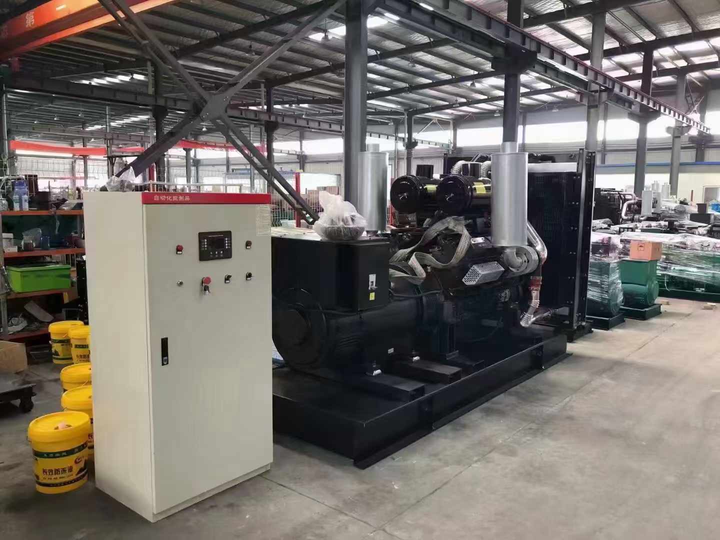 华坪柴油发电机运行时的噪音和振动水平如何？