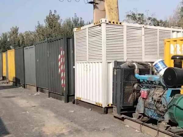 华坪200KW柴油发电机机组每小时油耗是多少？